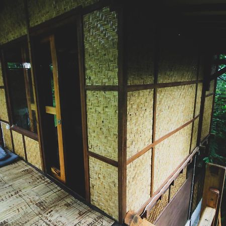タンジュン Bale Jukung Bed & Breakfast エクステリア 写真