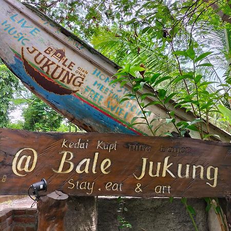 タンジュン Bale Jukung Bed & Breakfast エクステリア 写真