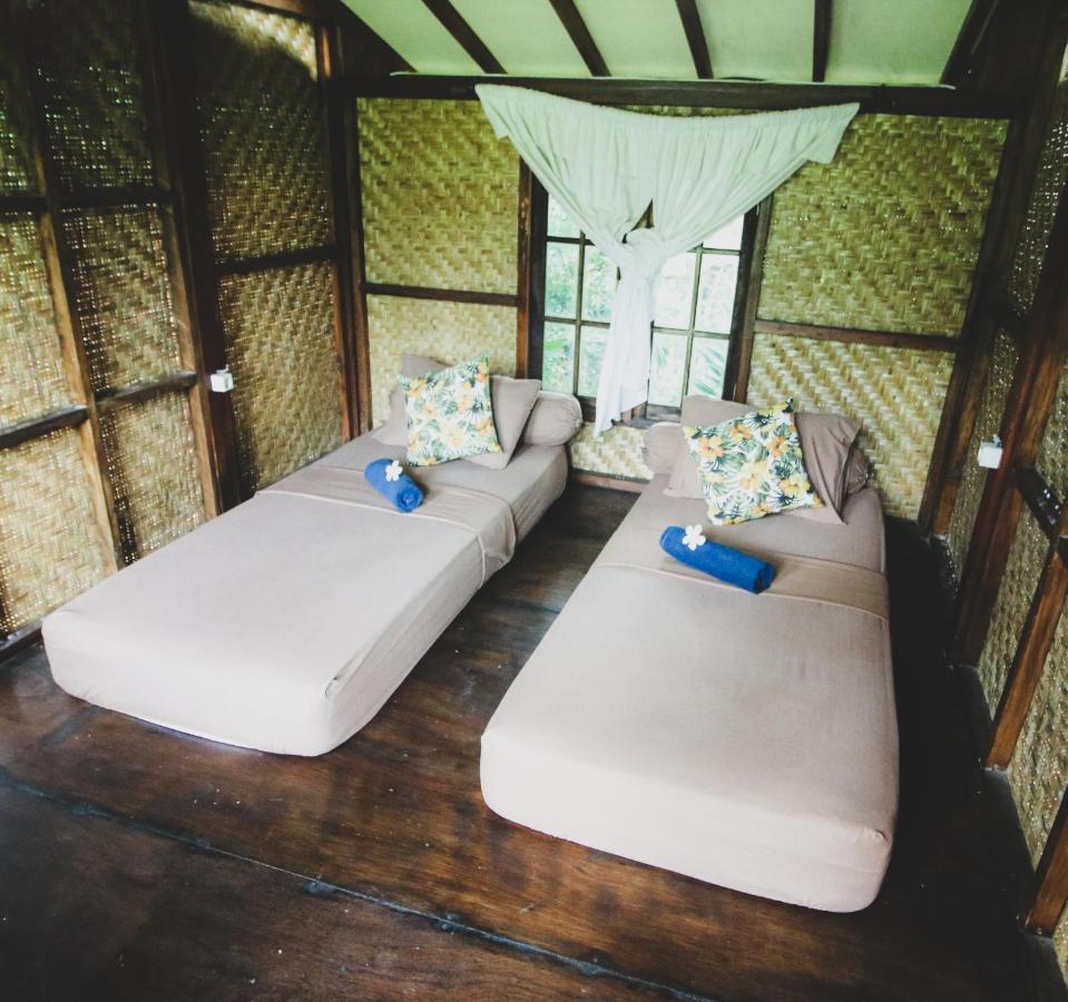 タンジュン Bale Jukung Bed & Breakfast エクステリア 写真
