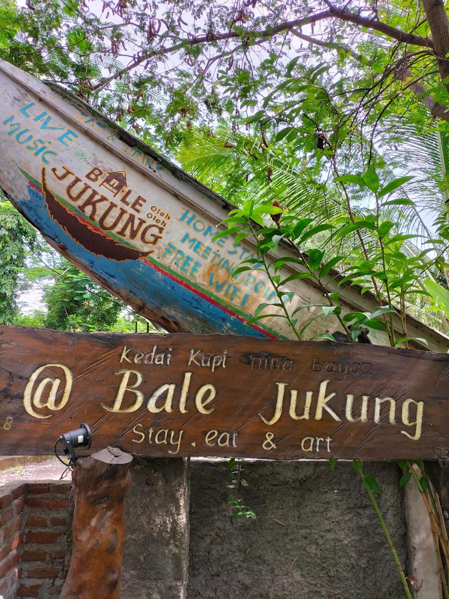タンジュン Bale Jukung Bed & Breakfast エクステリア 写真